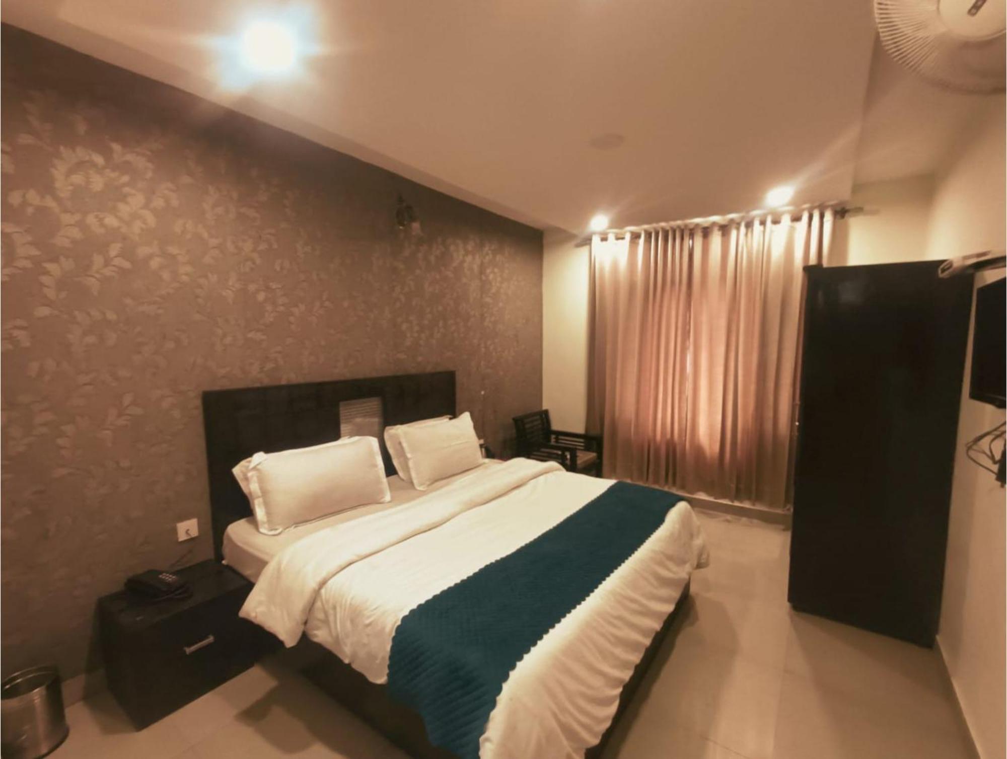 Hotel Wild Rose - Dalhousie Esterno foto